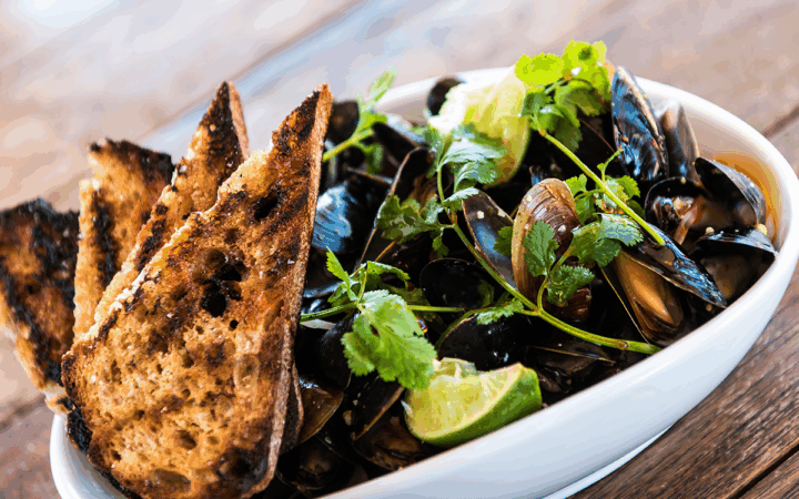 Steamed Mussels With Vadouvan Spice_1200x750