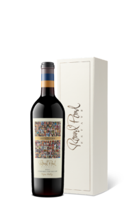 Bottle of Honouren Cabernet Sauvignon in front of a cream gift box